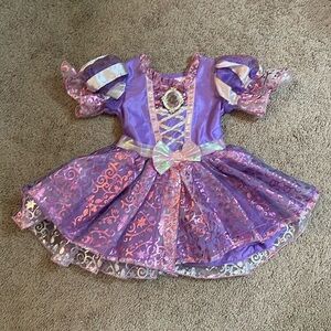 Beautiful Disney Baby girl Rapunzel costume, size 3-6 mo., fantastic condition.